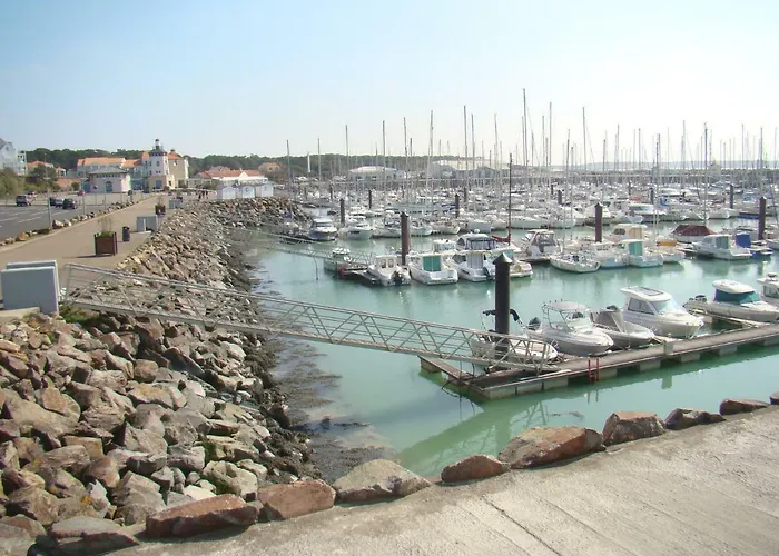 Ile Au Pre Vue Et Golf